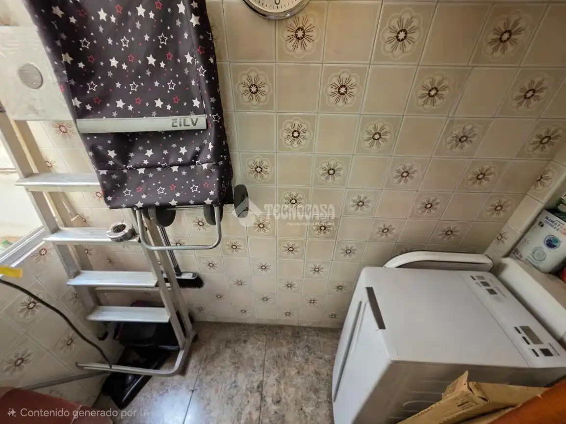 Baño de Piso en venta en Santa Coloma de Gramenet con Aire acondicionado, Calefacción y Parquet