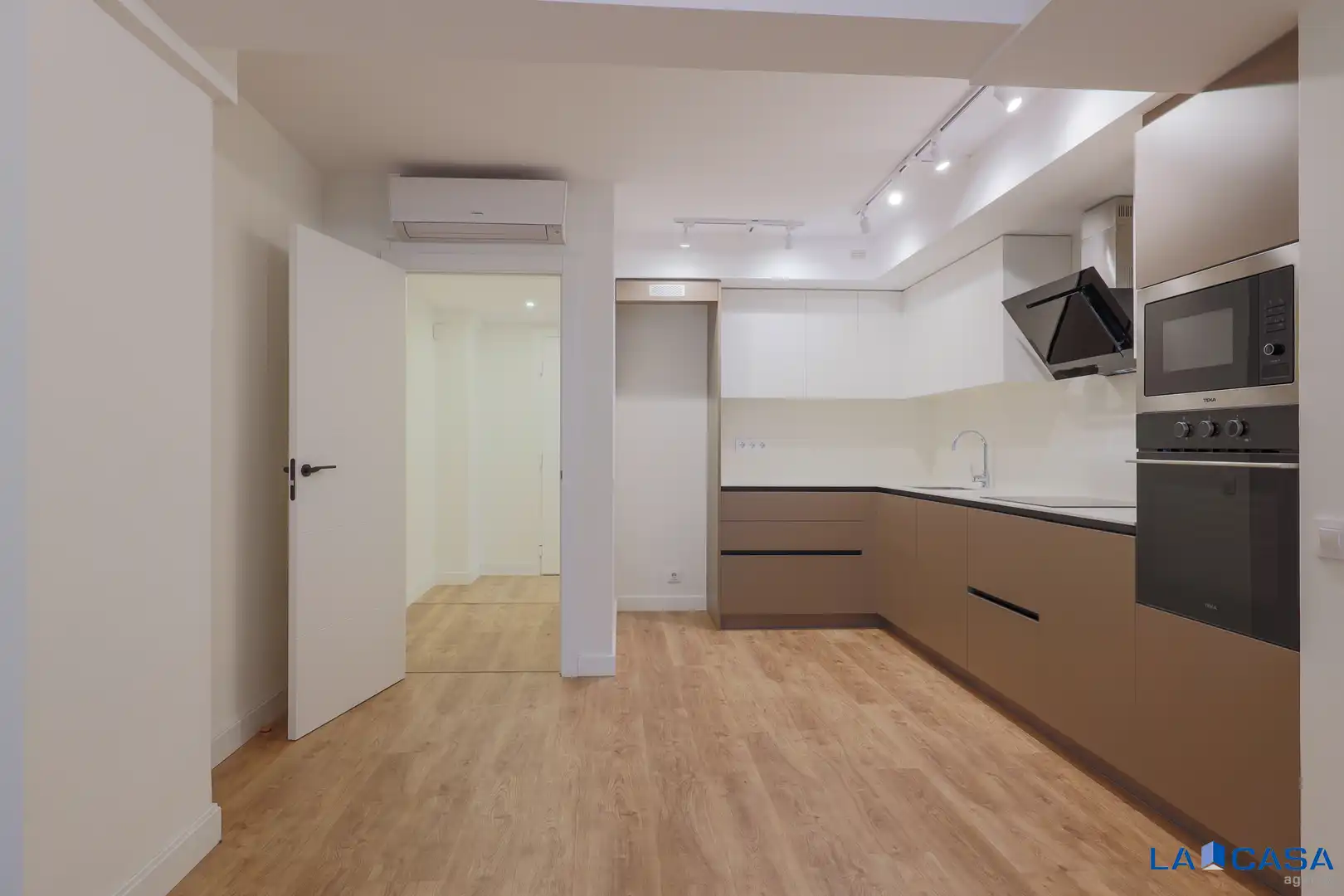 Kitchen of Flat for sale in Barcelona
