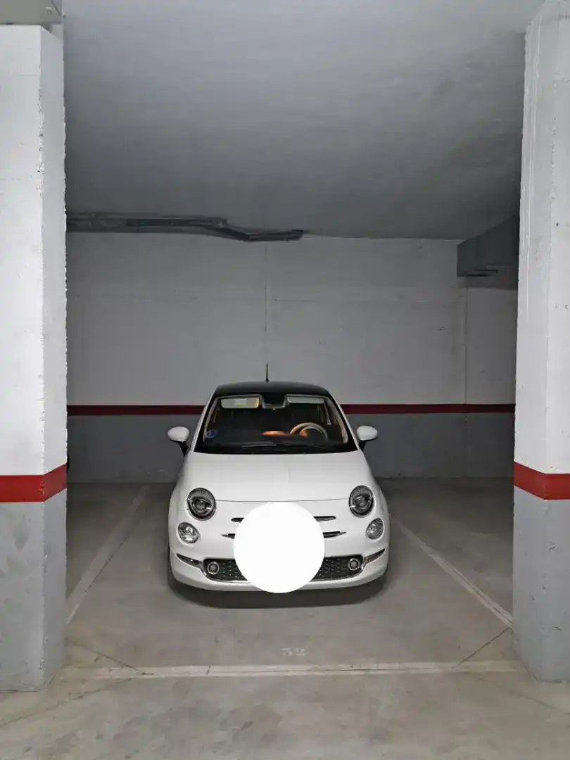 Parkplatz von Garage zum Verkauf in Yuncler