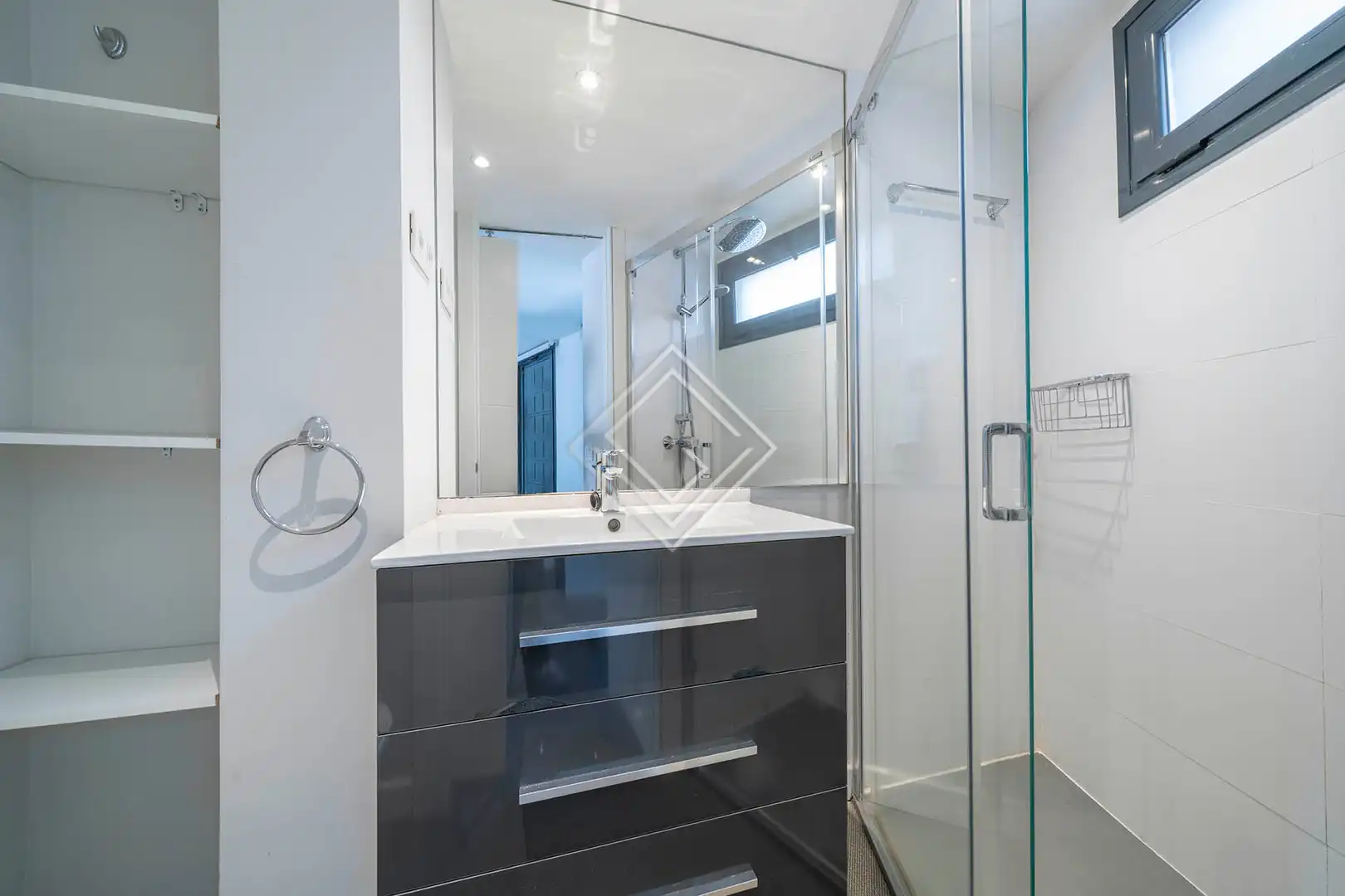 Baño de Dúplex de alquiler en Madrid con Aire acondicionado y Calefacción