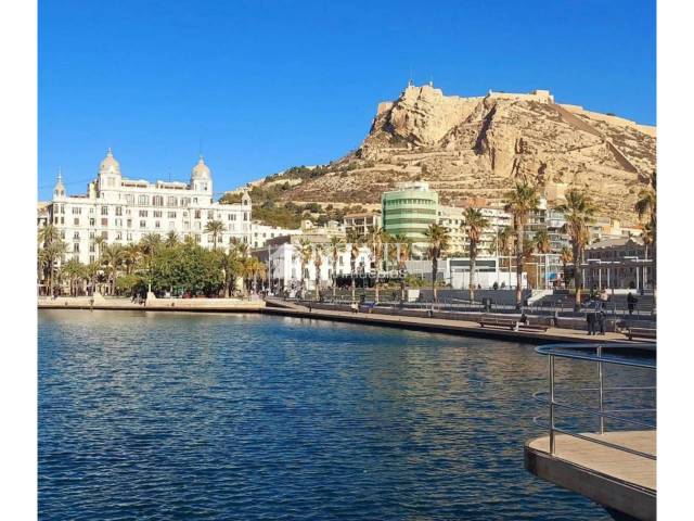 Piso en Venta en Argensola en Casco Antiguo - Sta. Cruz - Ayuntamiento