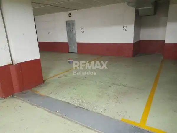 Aparcament de Pis en venda en O Porriño   amb Calefacció, Parquet i Terrassa