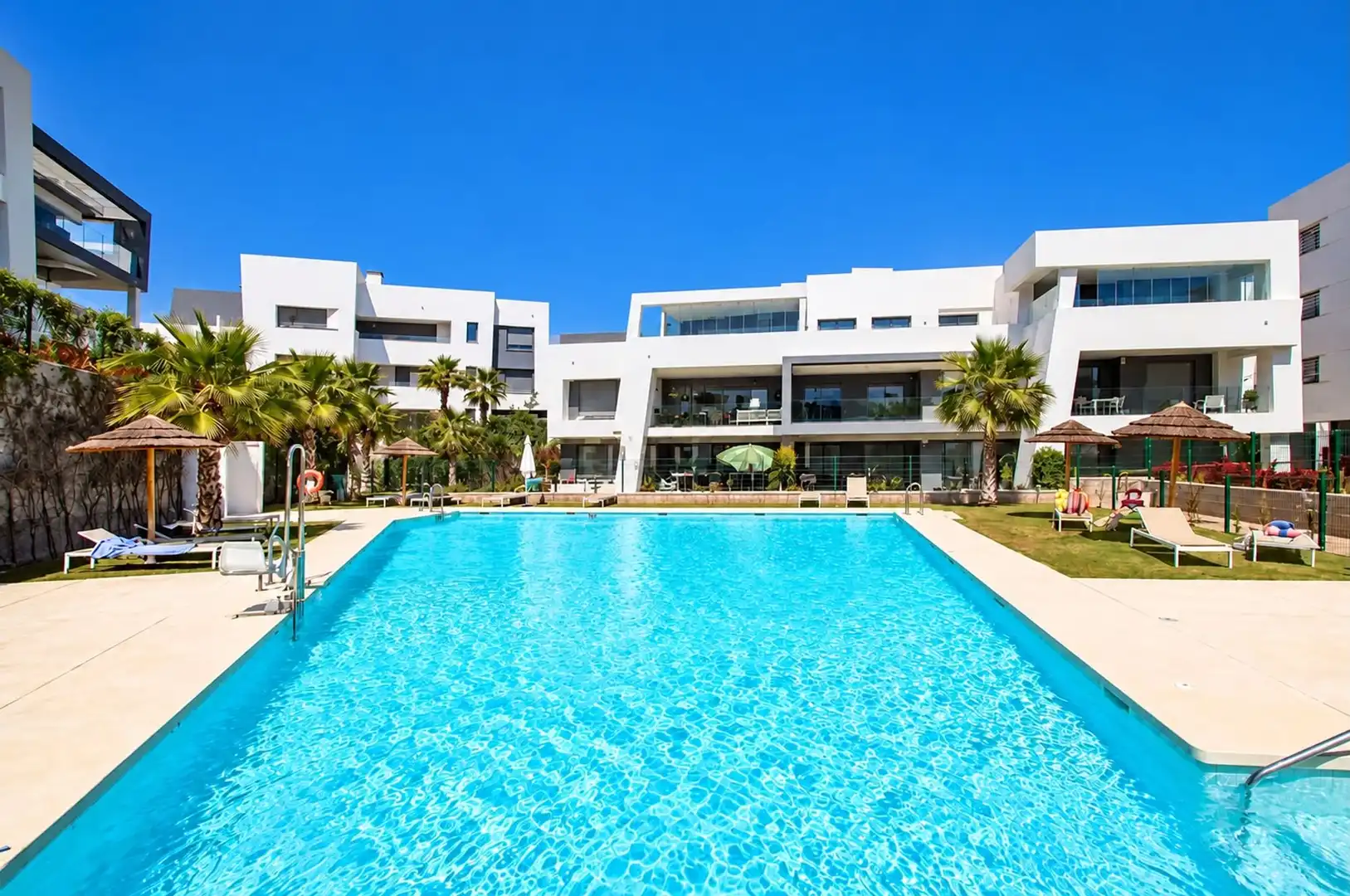 Apartamento con ascensor en venta en Selwo