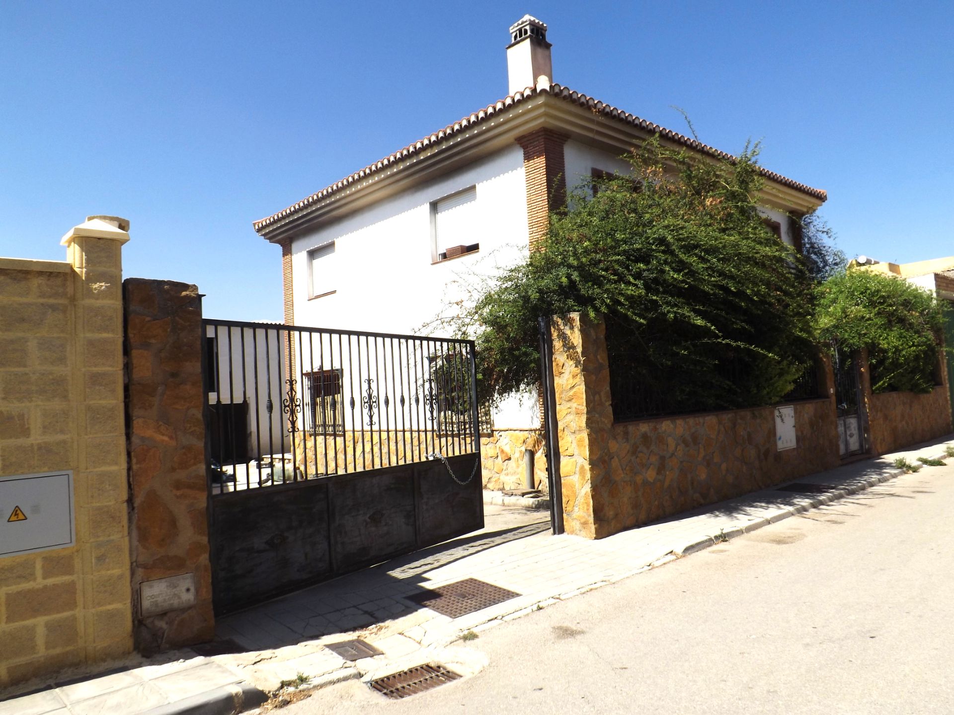 Vista exterior de Casa o xalet en venda en Cijuela amb Jardí privat, Piscina i Balcó