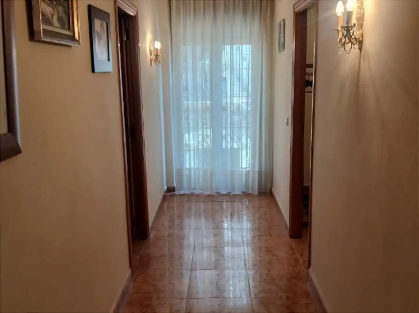 Flat for sale in Otos  with Air Conditioner, Private garden and Storage room