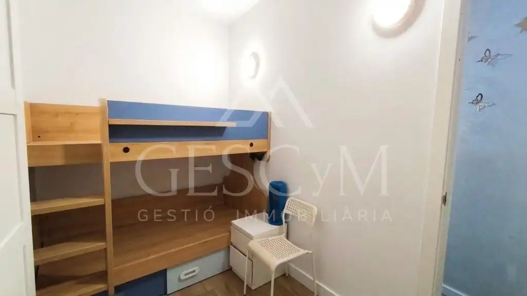Bedroom of Flat for sale in Sant Joan Despí  with Parquet flooring