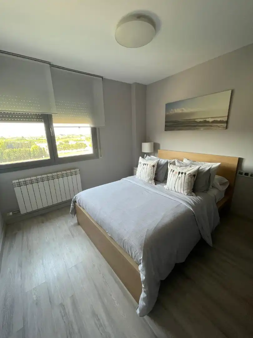 Dormitori de Apartament de lloguer en Fraga amb Aire condicionat, Calefacció i Parquet