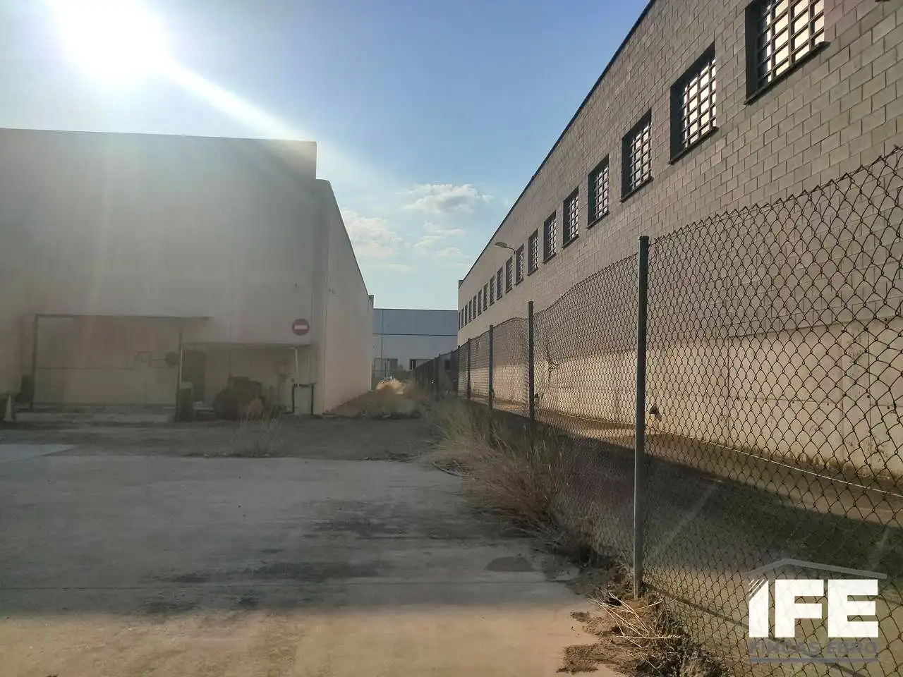Vista exterior de Nau industrial de lloguer en Alagón