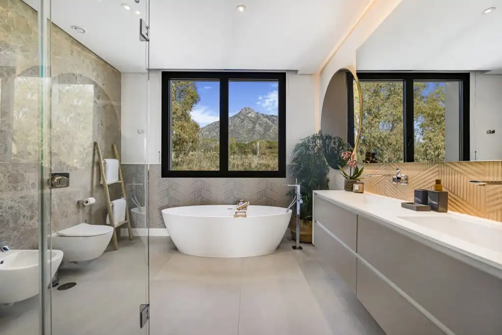 Chalet con piscina en venta en Milla de Oro, imagen 8