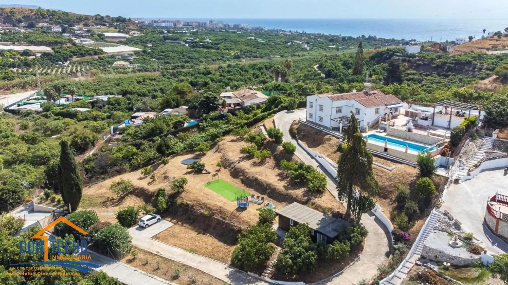 Houses for sale in Nerja  with Air Conditioner, Private garden and Terrace