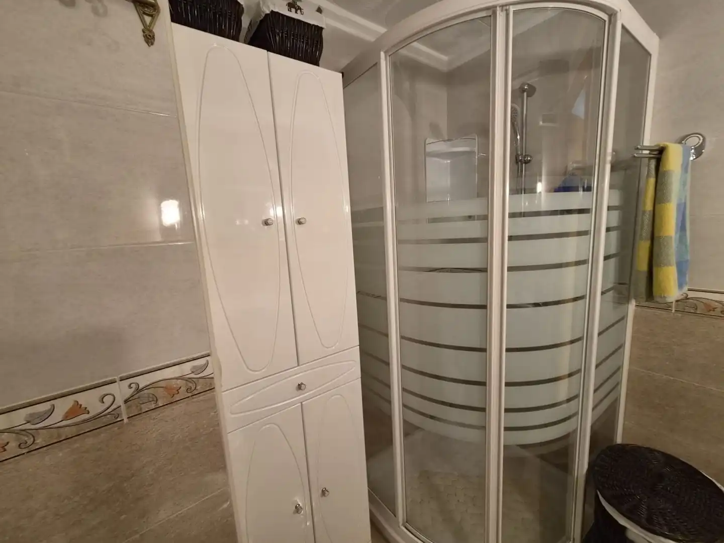 Bany de Pis de lloguer en Águilas amb Aire condicionat, Terrassa i Balcó