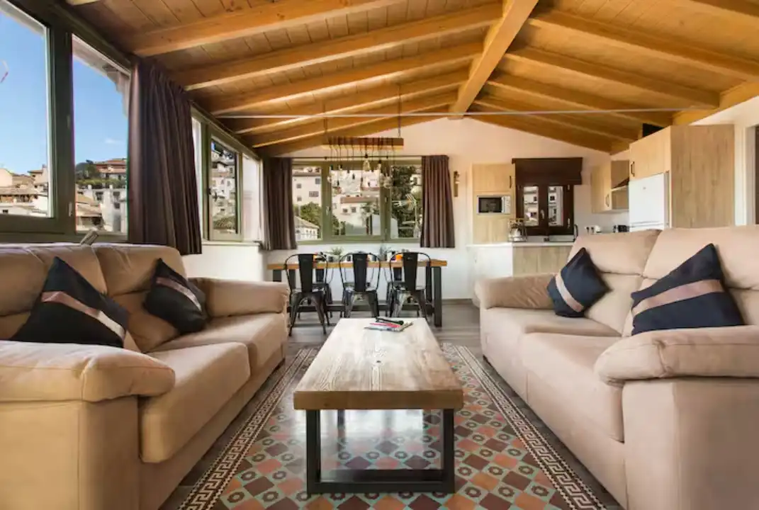 Wohnzimmer von Wohnungen zur Miete in Granada mit Klimaanlage, Heizung und Parkett