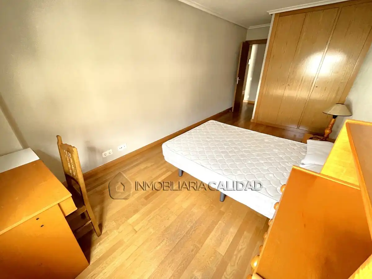 Bedroom of Flat for rent in Burgos  with Heating and Furnished