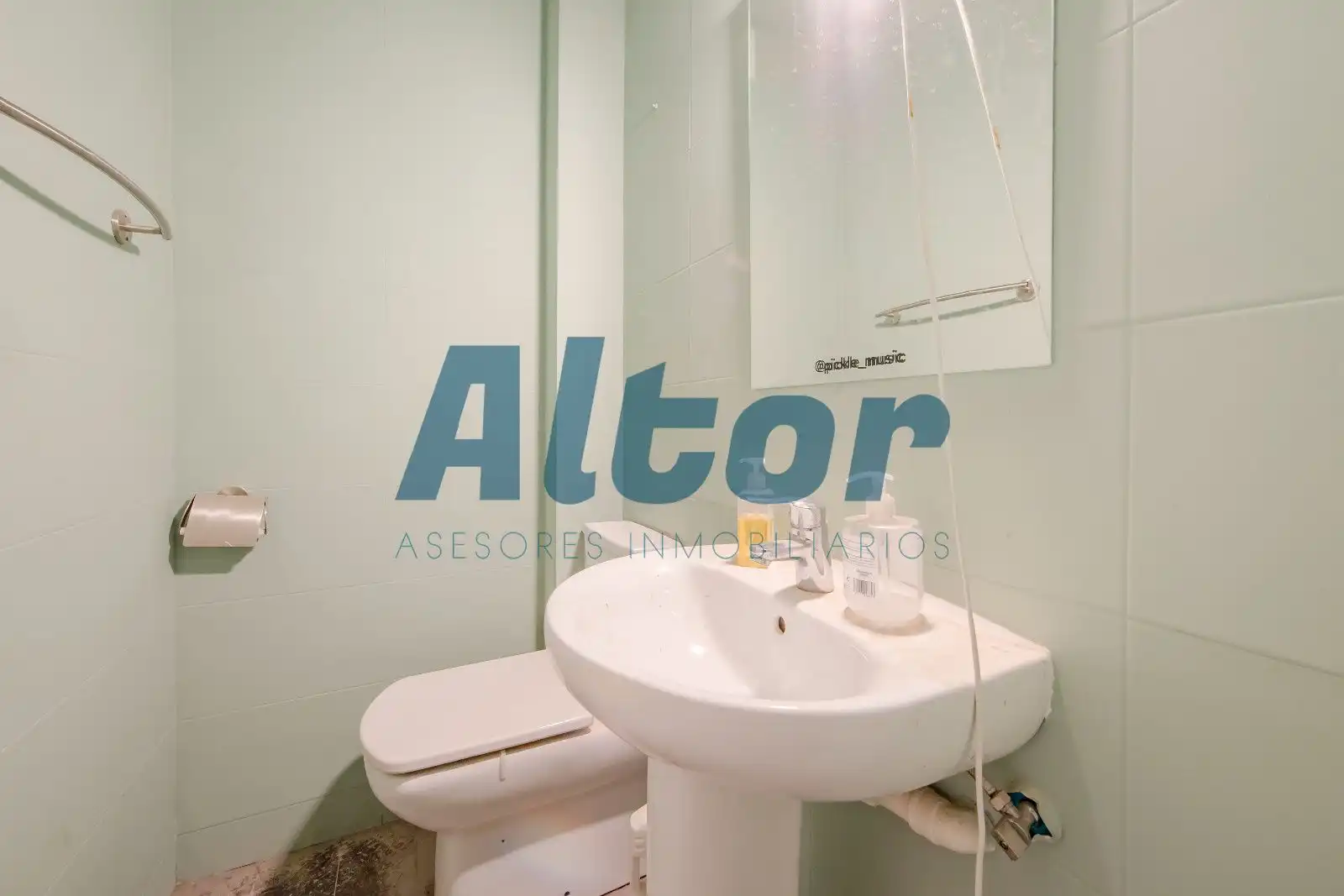 Baño de Local en venta en Madrid