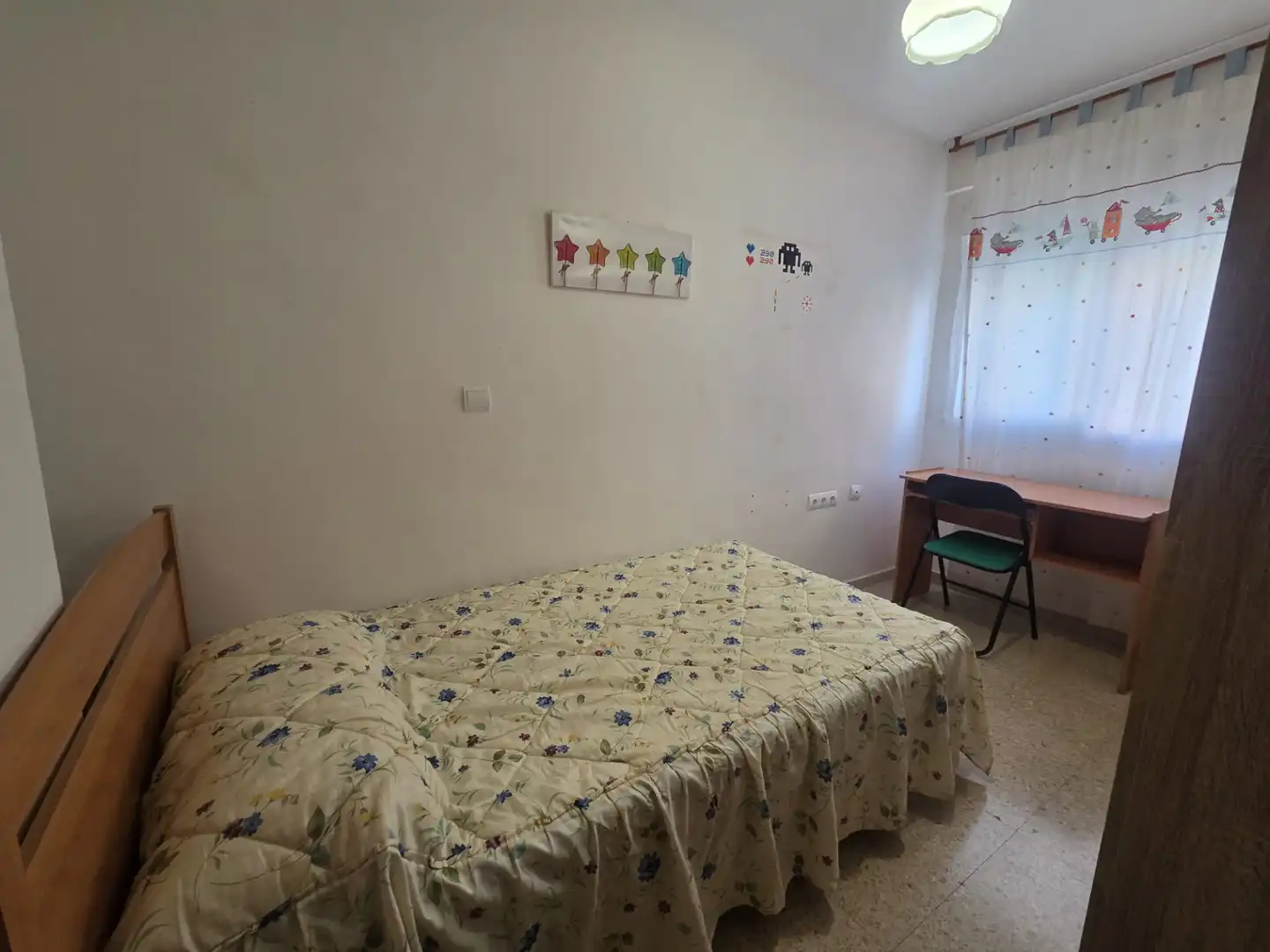 Habitación de Piso de alquiler en Granada con Aire acondicionado, Calefacción y Amueblado