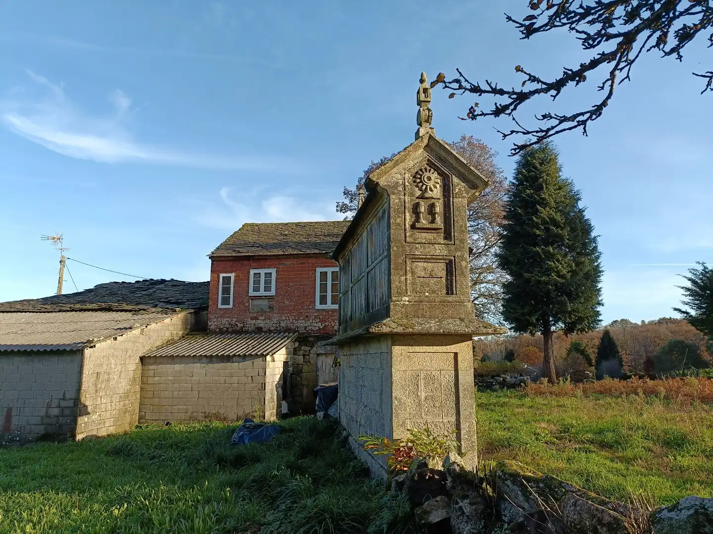 Vista exterior de Casa o xalet en venda en Guitiriz amb Jardí privat i Traster
