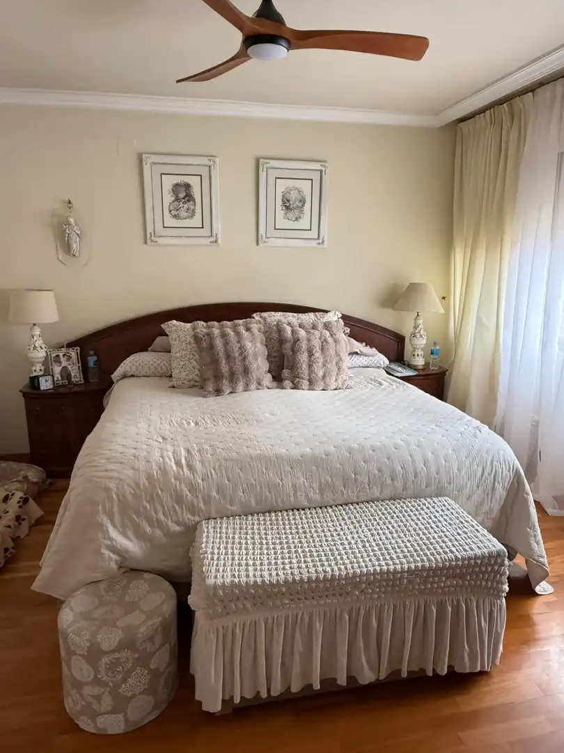 Habitación de Casa adosada en venta en Sant Joan d'Alacant con Jardín privado y Piscina comunitaria