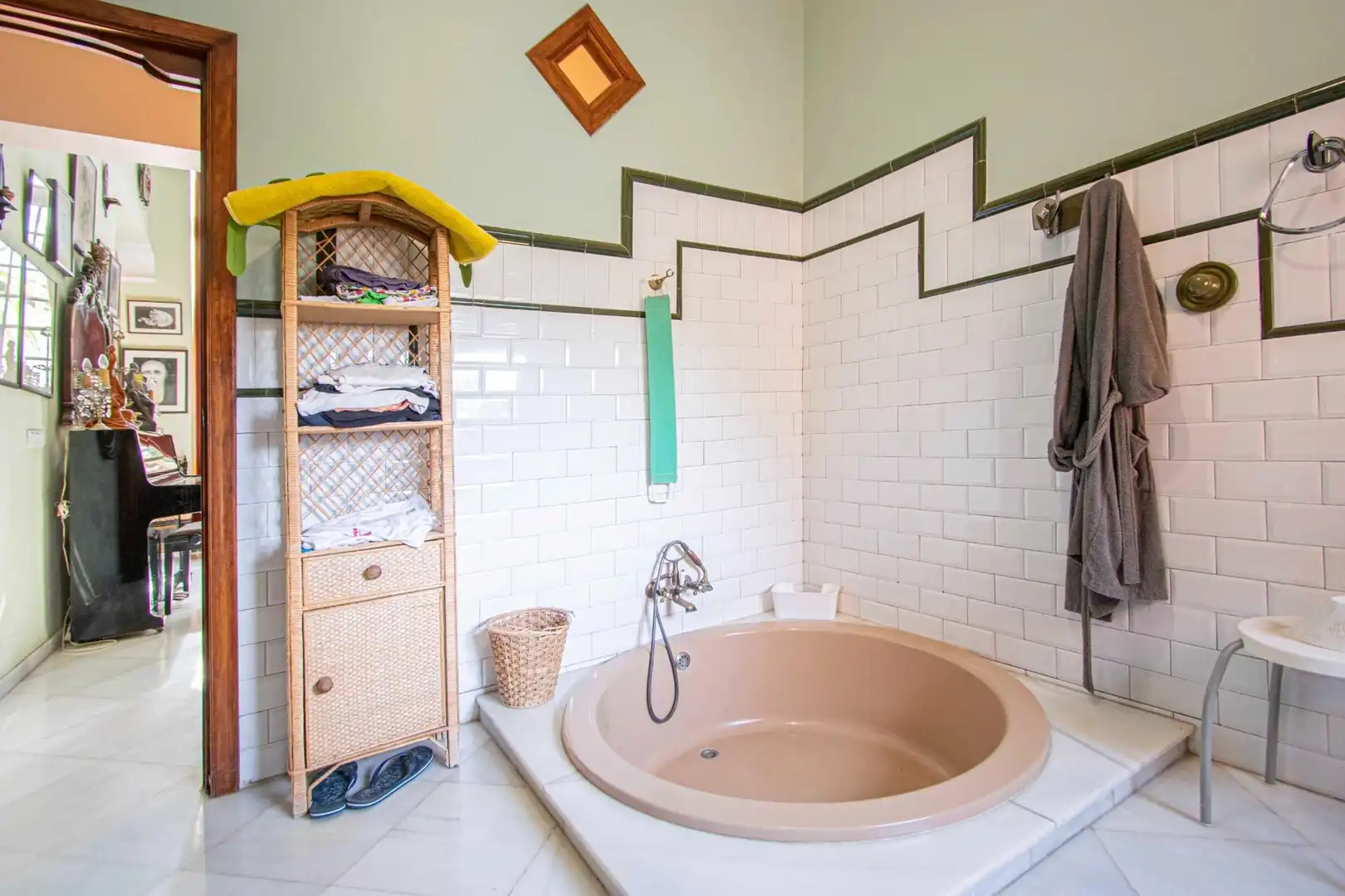 Badezimmer von Country house zum Verkauf in Mairena del Aljarafe mit Terrasse, Schwimmbad und Balkon