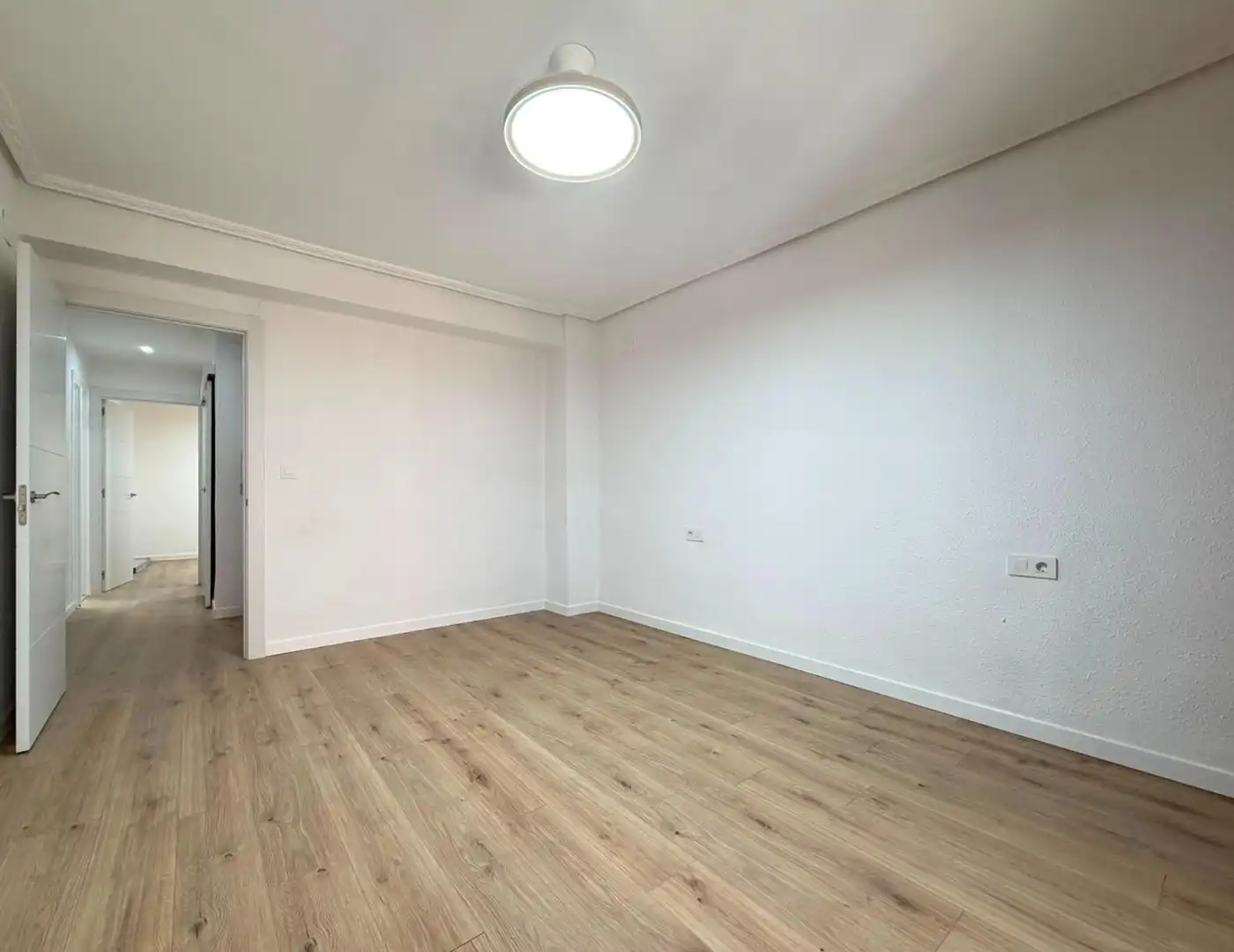 Flat for rent in Valencia  with Air Conditioner, Heating and Balcony