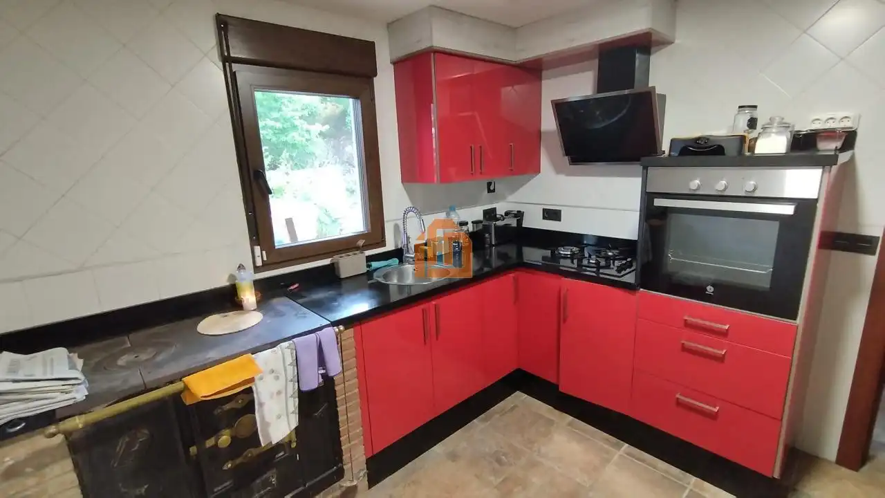 Cocina de Casa o chalet en venta en Vegaquemada con Calefacción y Jardín privado