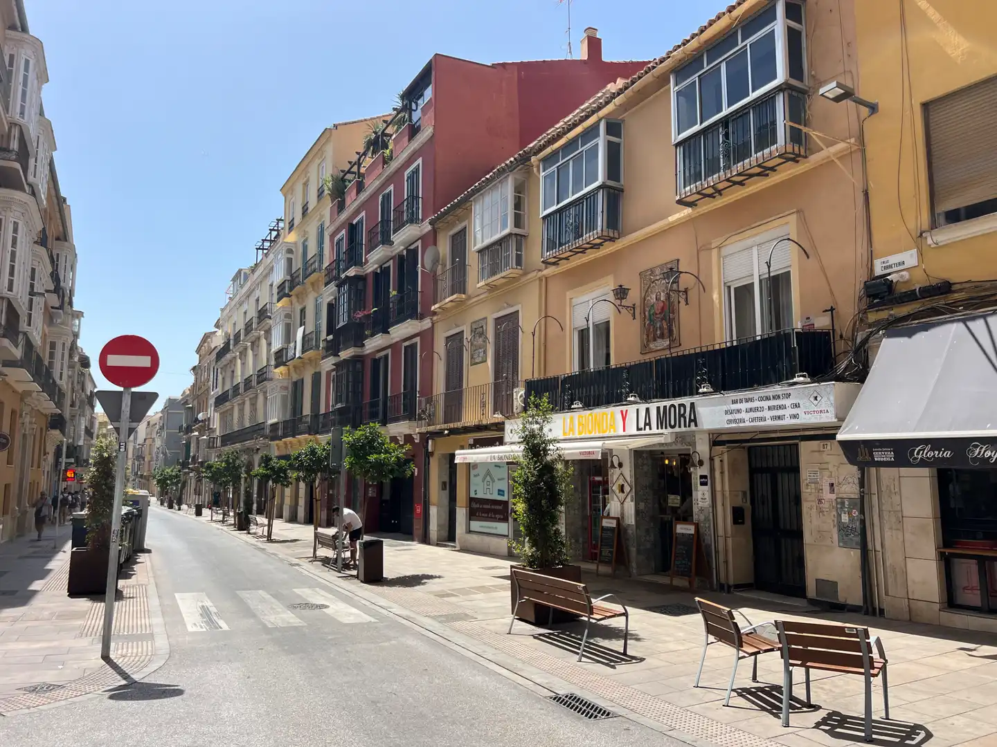 Flat with terrace to rent in Calle Carretería 87
