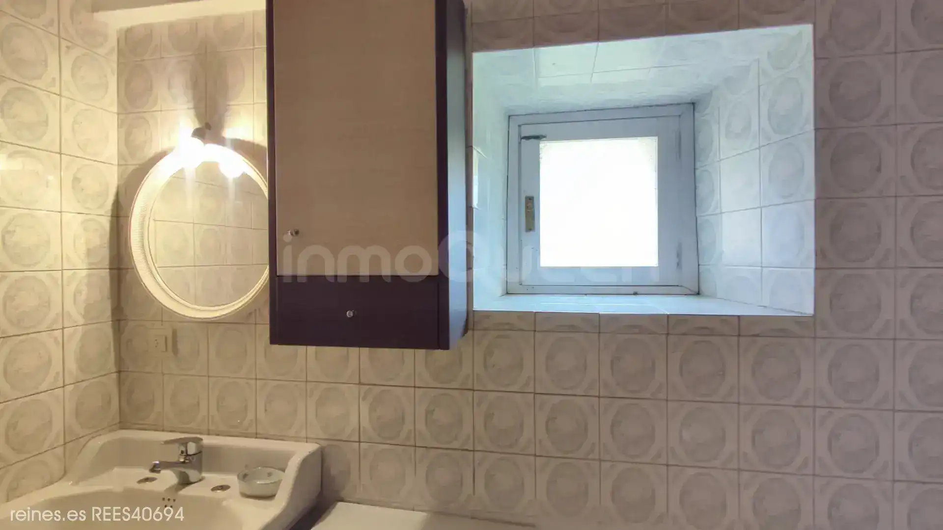 Bathroom of Houses for sale in Cabrales  with Terrace and Furnished