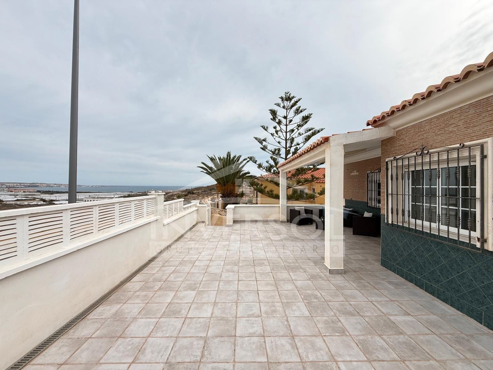 Terrassa de Casa o xalet en venda en El Ejido amb Jardí privat, Terrassa i Traster