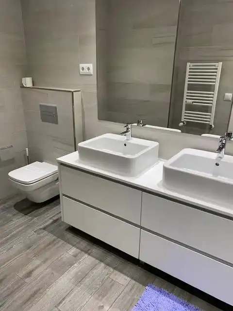 Bathroom of Flat for rent in Madrid  with Air Conditioner, Heating and Furnished