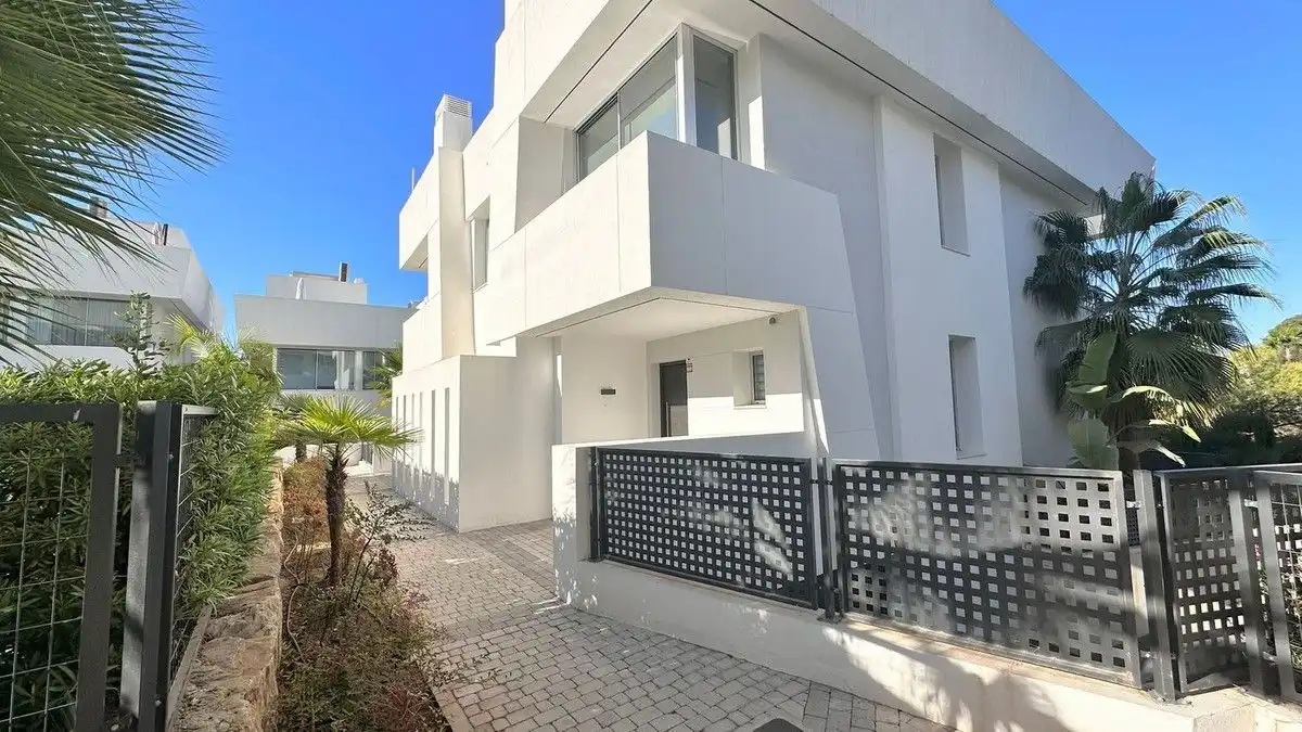Exterior view of Detached homes for rent in Marbella  with Air Conditioner, Heating and Terrace