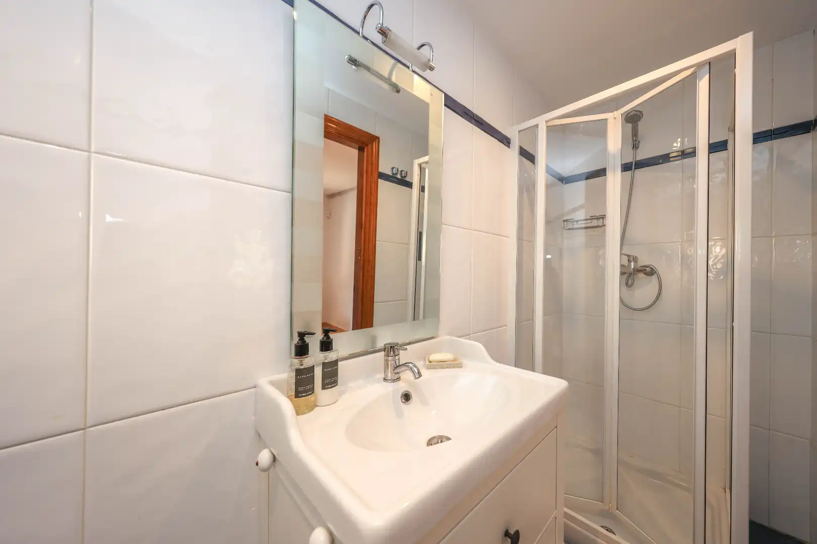 Bathroom of Houses for sale in Coín