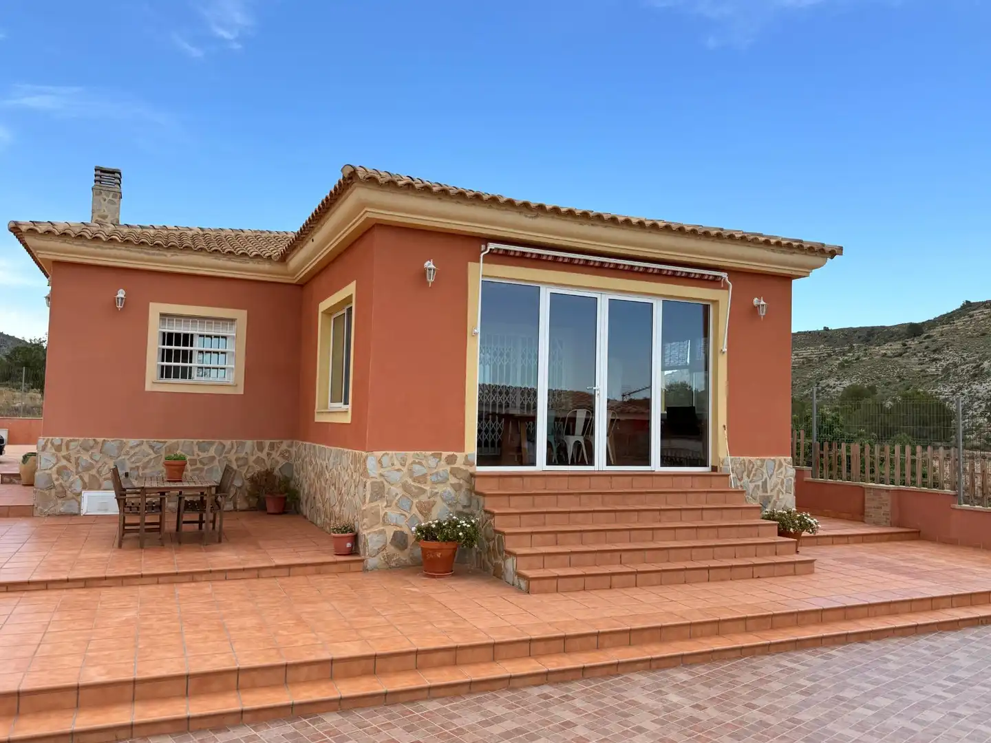 Vista exterior de Casa o xalet en venda en Aigües amb Calefacció i Terrassa