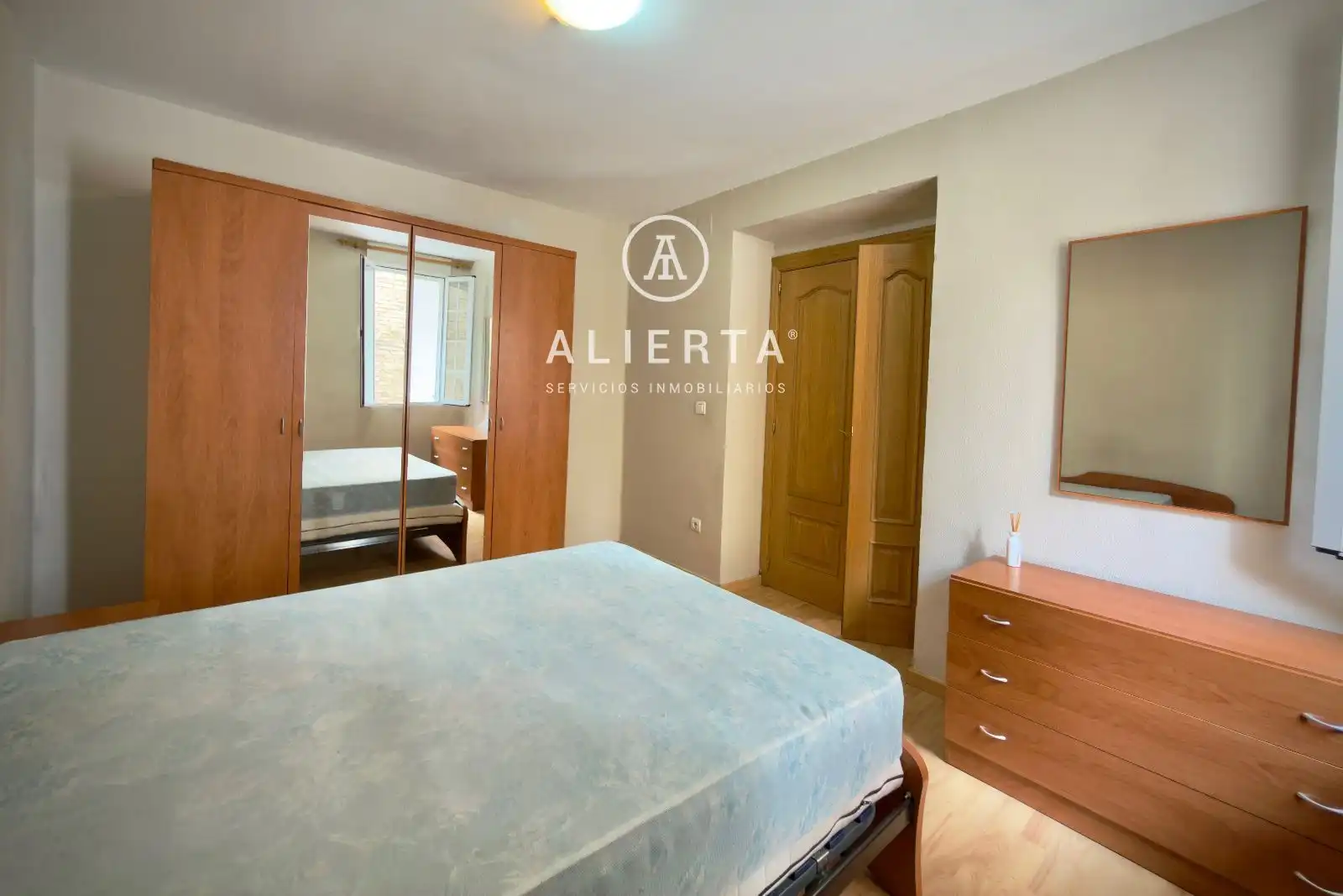 Piso de alquiler en Pizarro, Doctor Cerrada