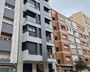 Vista exterior de Pis en venda en Gijón  amb Calefacció i Traster