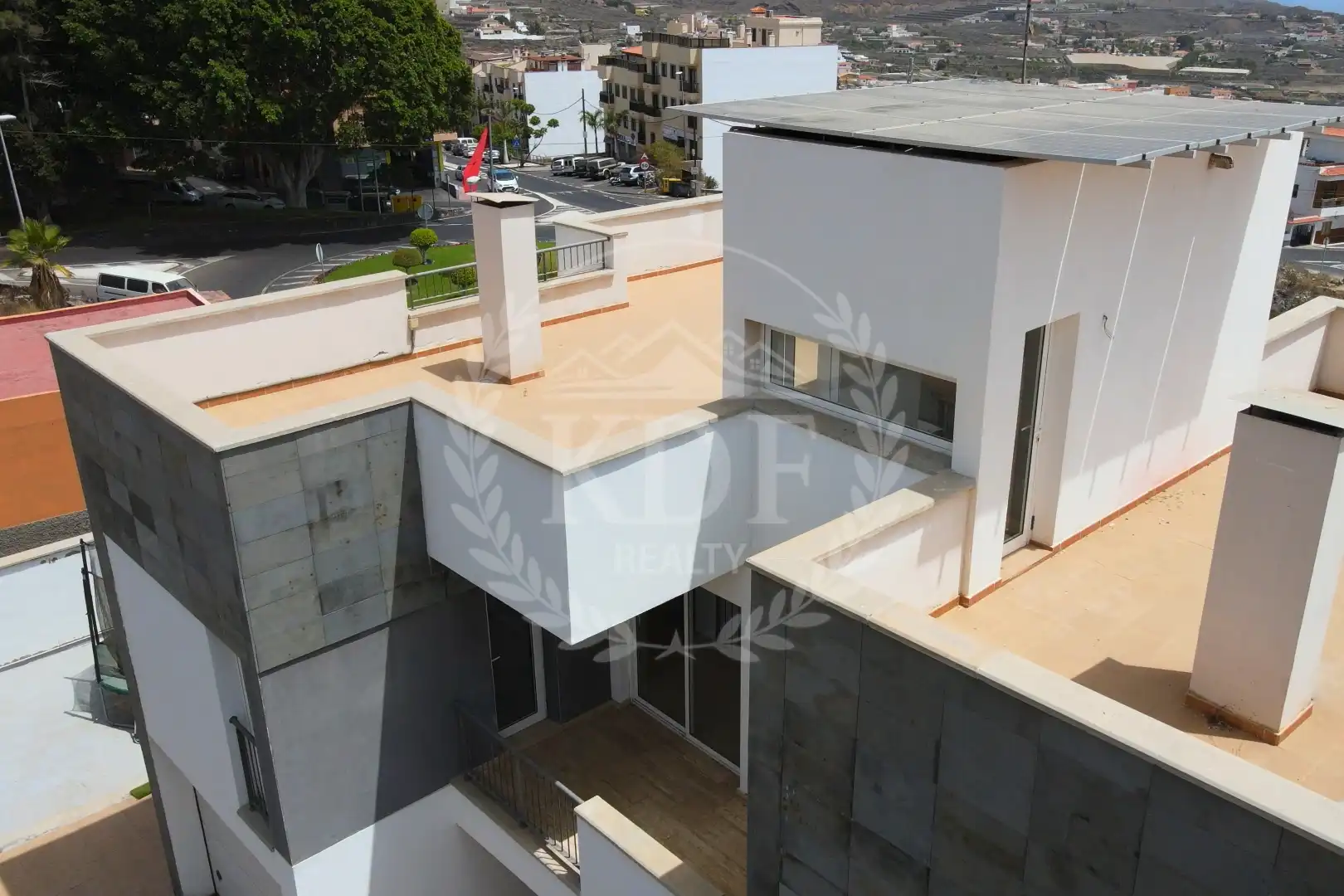Vista exterior de Casa o chalet en venta en Arona con Aire acondicionado, Jardín privado y Parquet