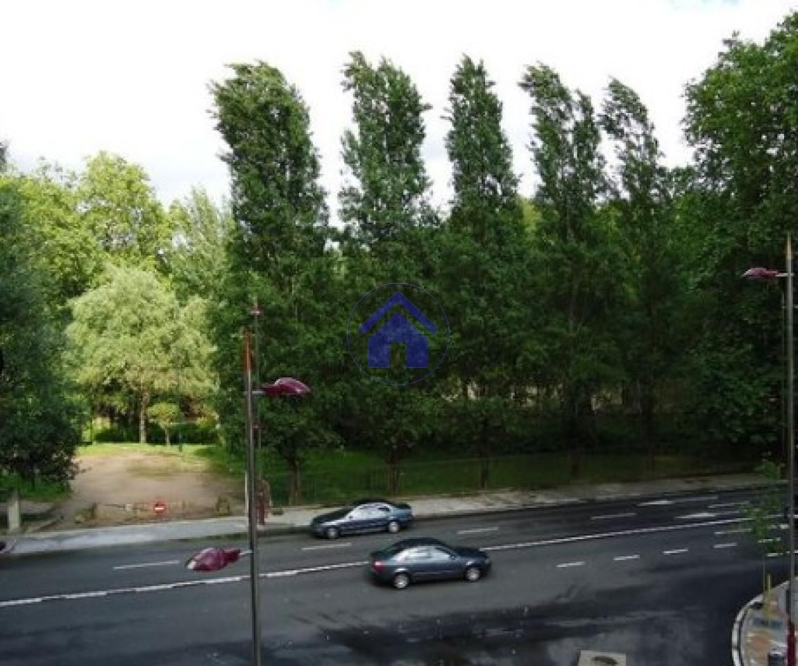 Vista exterior de Pis en venda en Vigo  amb Calefacció, Parquet i Terrassa