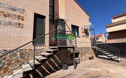 Single-family semi-detached for sale in Villaluenga de la Sagra
