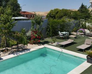 Piscina de Casa o xalet en venda en Poblete amb Calefacció, Jardí privat i Terrassa