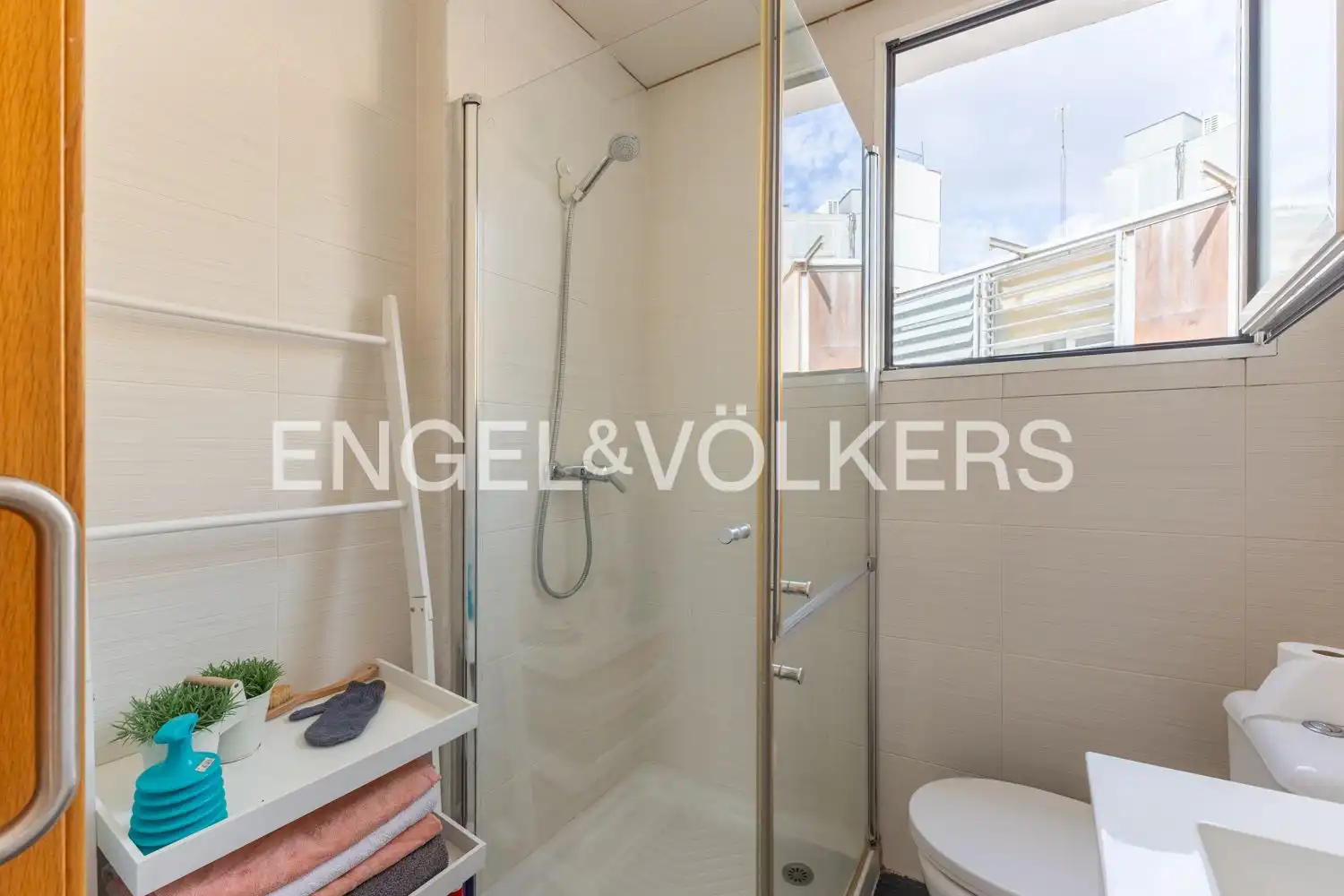 Bathroom of Flat for rent in Valencia  with Air Conditioner, Heating and Terrace