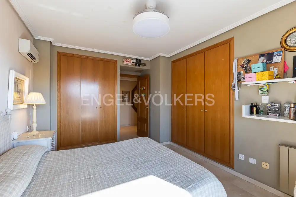 Habitación de Ático de alquiler en Valencia con Aire acondicionado, Calefacción y Terraza