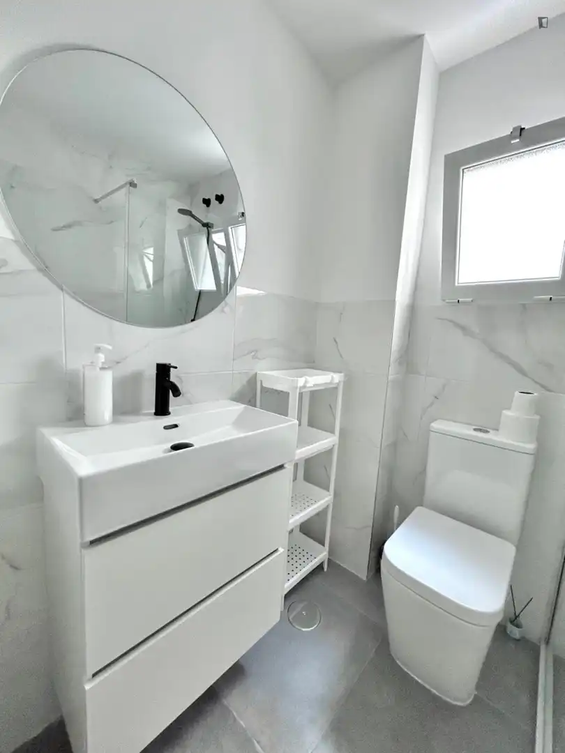 Badezimmer von Wohnungen zur untervermieten in Norte
