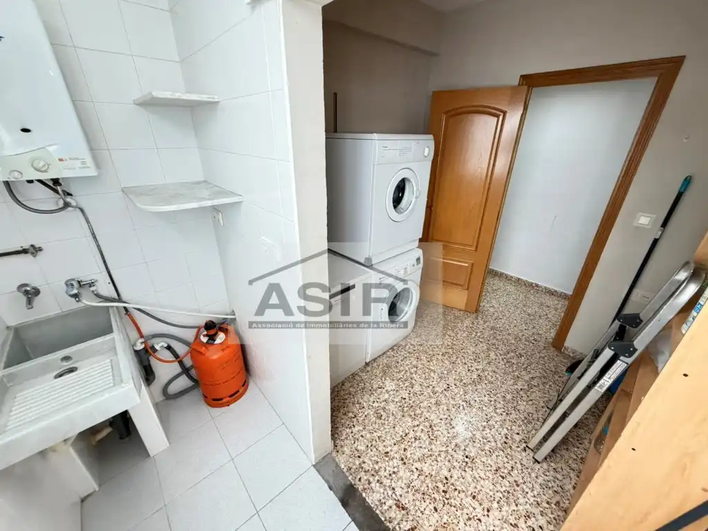Piso en venta en Alzira con Balcón