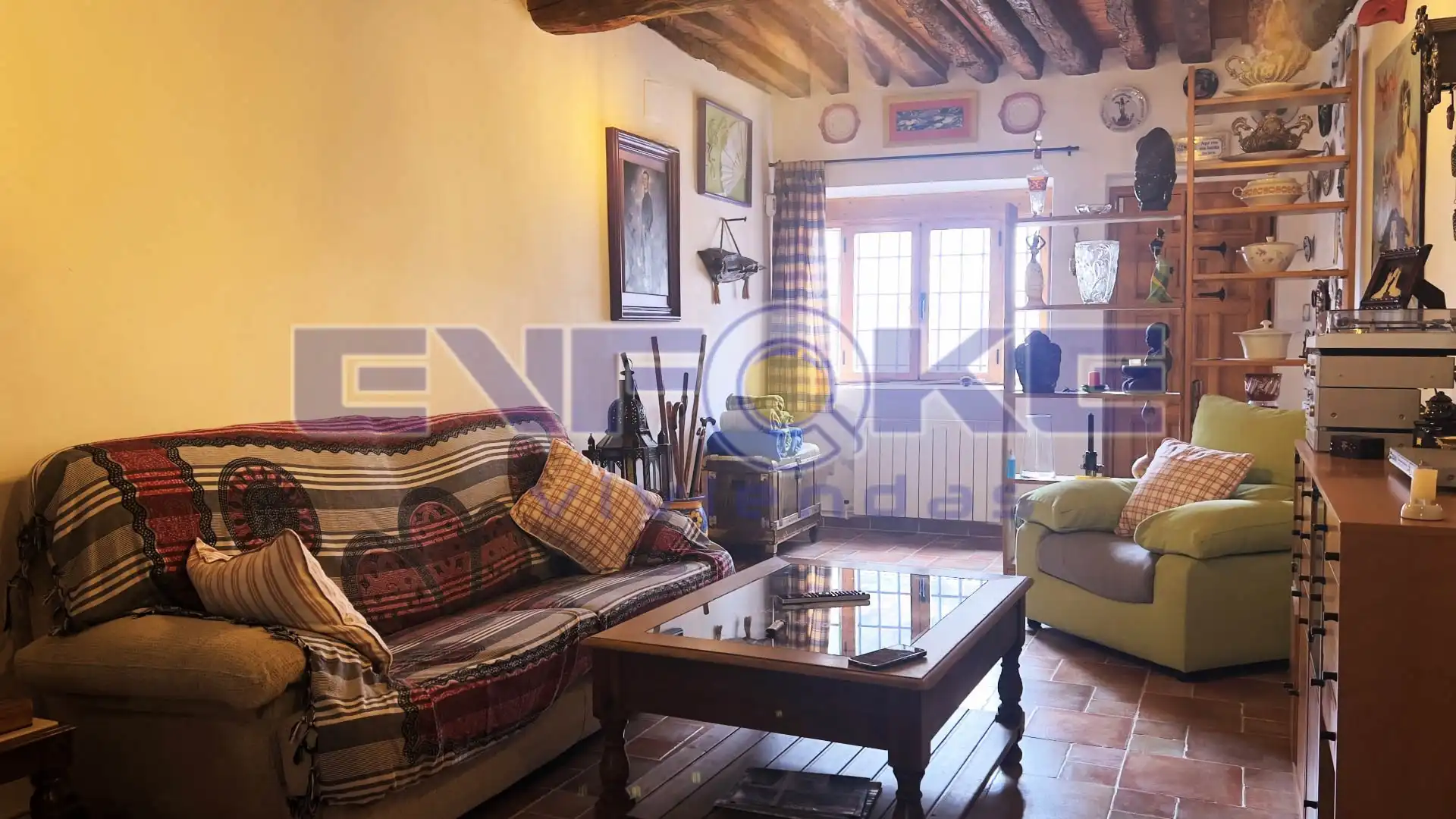 Wohnzimmer von Einfamilien-Reihenhaus zum Verkauf in Moratilla de los Meleros mit Heizung, Parkett und Möbliert