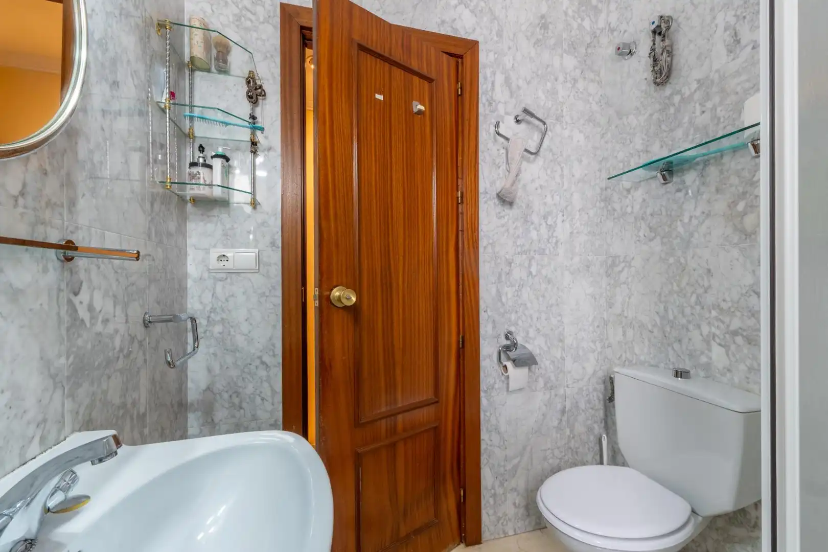 Badezimmer von Wohnung zum Verkauf in Córdoba mit Klimaanlage, Heizung und Abstellraum