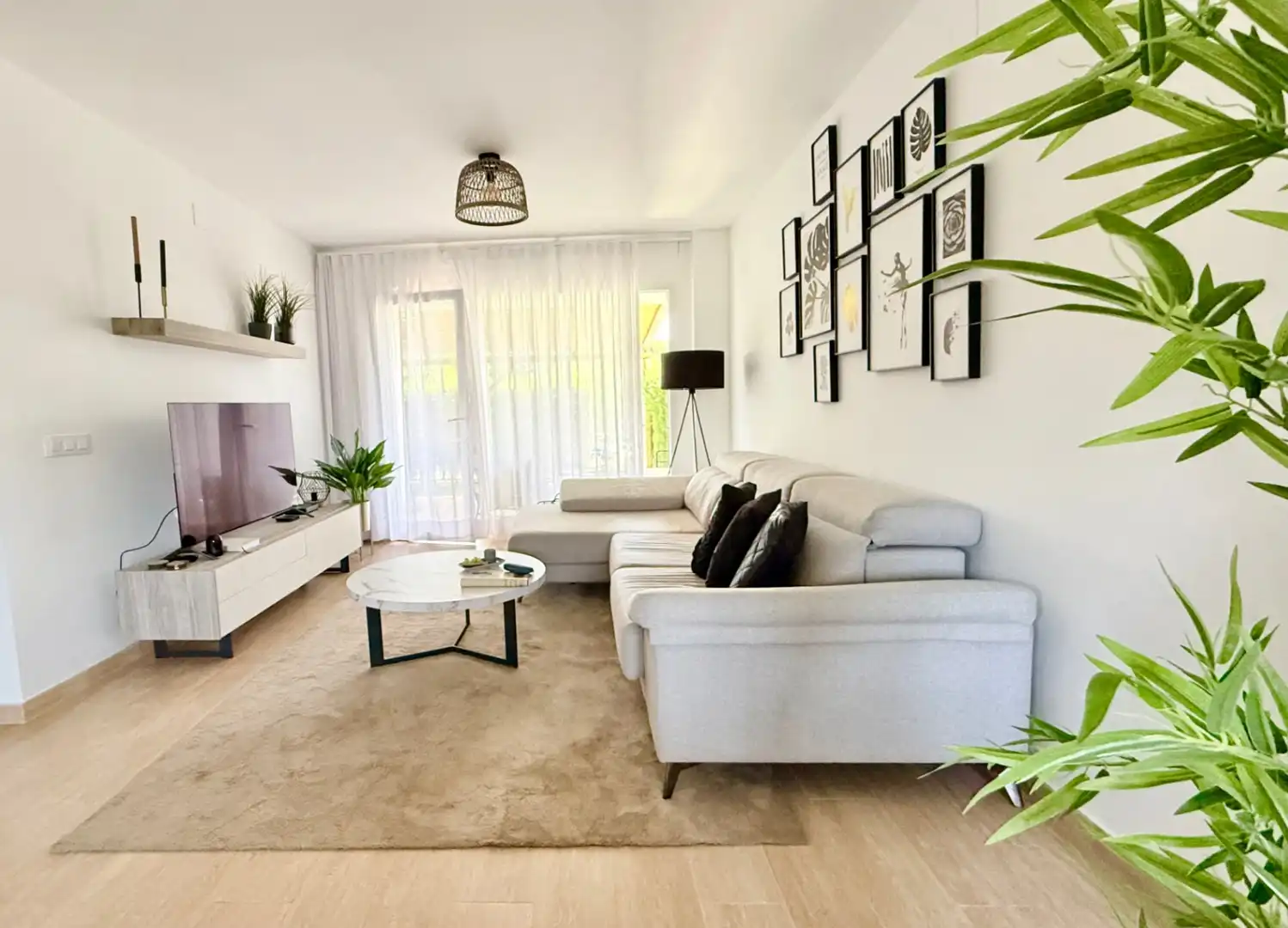 Sala d'estar de Casa adosada en venda en Montgó - Ermita