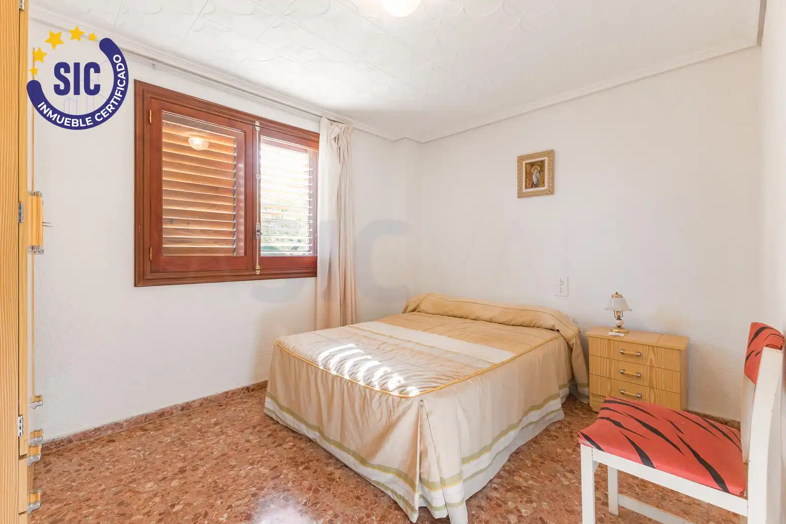 Habitación de Casa o chalet en venta en Chiva con Jardín privado
