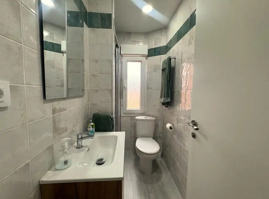 Baño de Piso de alquiler en Los Corrales de Buelna  con Amueblado