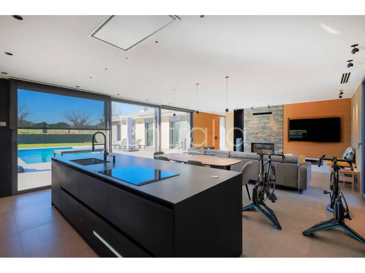 Casa con piscina in vendita a Avenida Mas Frigol, imagen 2