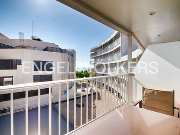 Flat with lift for sale in Carrer de Figueres