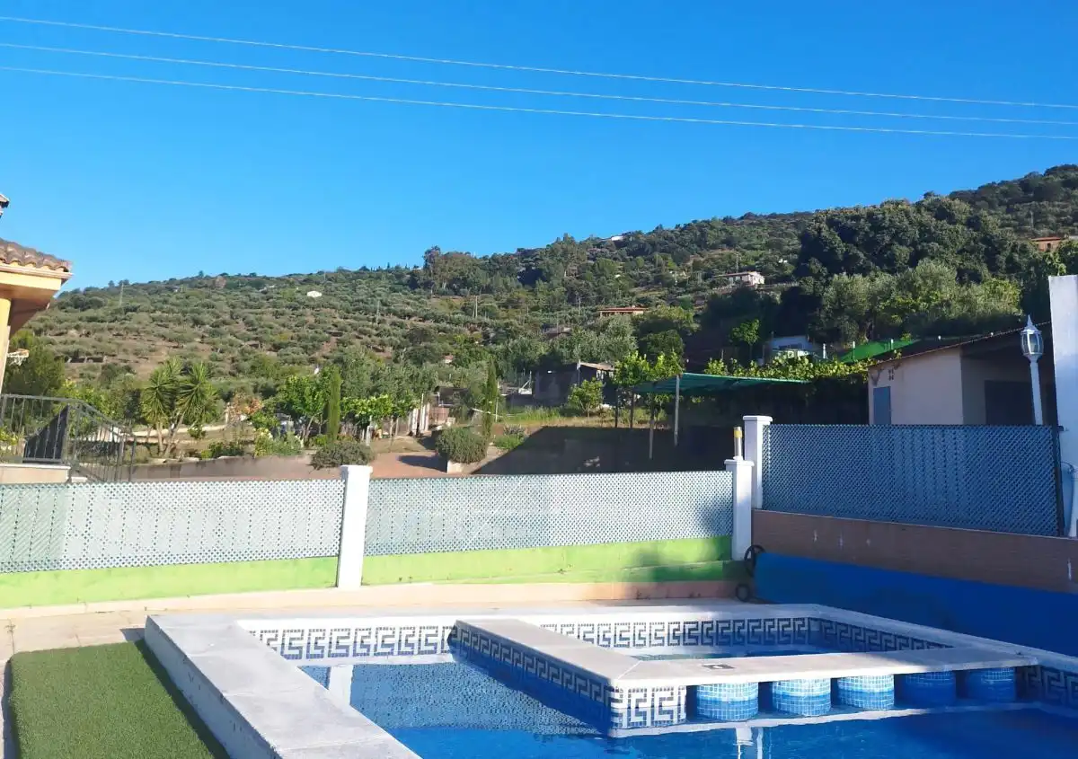 Piscina de Casa o xalet en venda en Plasencia amb Aire condicionat, Jardí privat i Terrassa