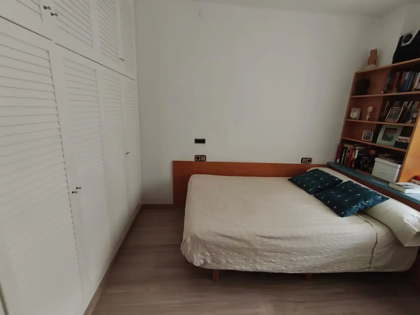 Dormitori de Casa adosada en venda en Berga amb Aire condicionat, Calefacció i Jardí privat